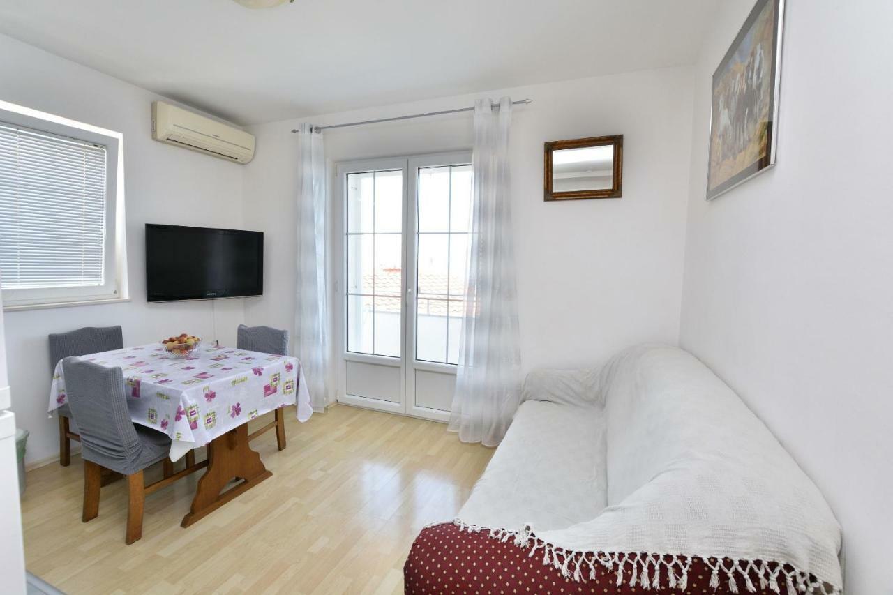 Apartments Brico Primosten Bagian luar foto