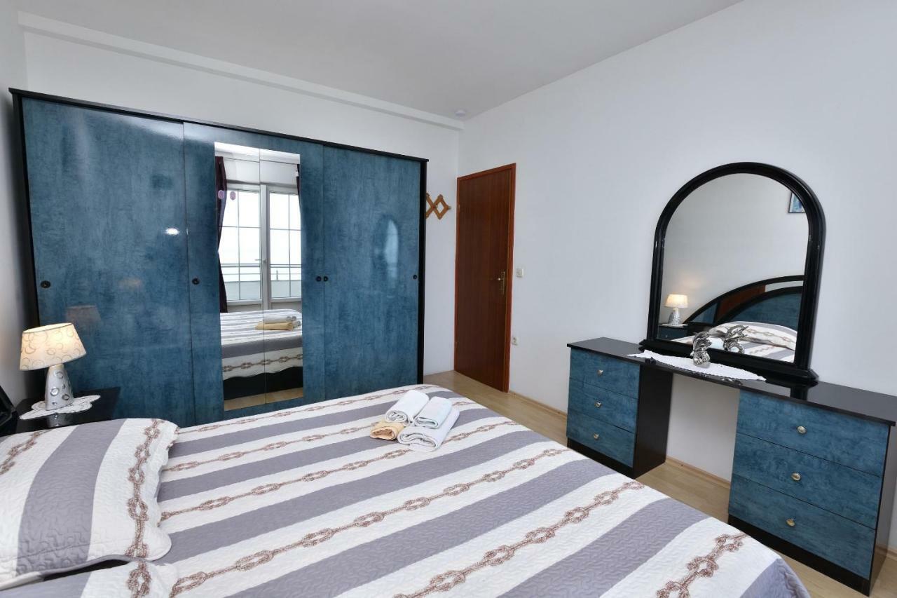 Apartments Brico Primosten Bagian luar foto