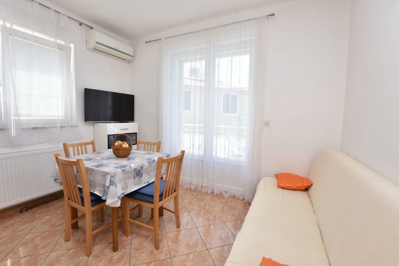 Apartments Brico Primosten Bagian luar foto